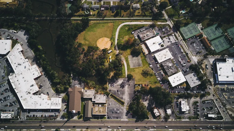 Navigating Woodmere's Local Landmarks in Woodmere